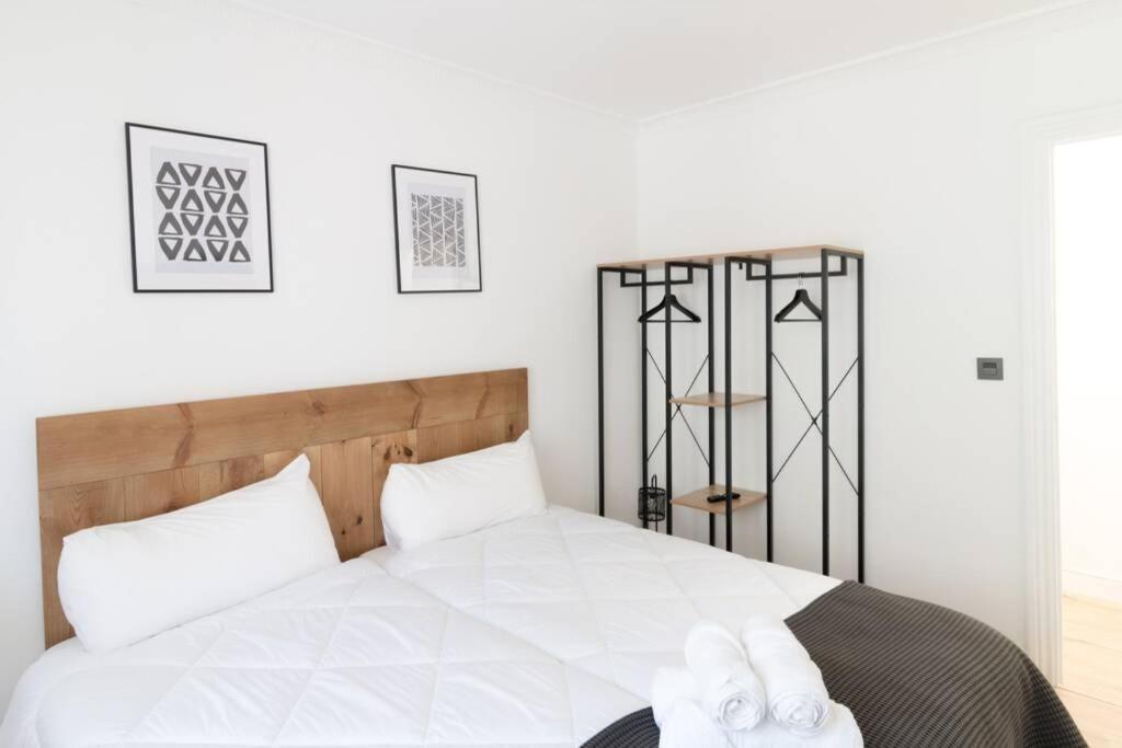 Town Hall Apartment *